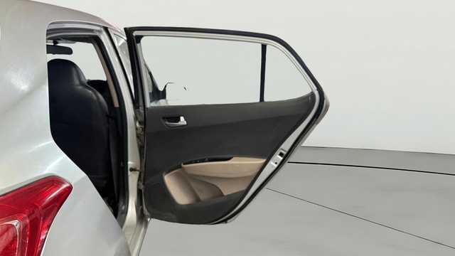 View Hyundai Grand i10 Image 7 Used Hyundai Grand i10 Image 7