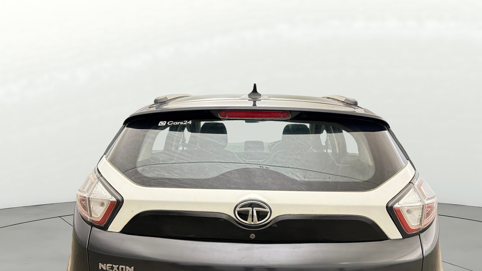 View 2019 Tata Nexon Revotron XZ Image 4 Used 2019 Tata Nexon Revotron XZ Image 4