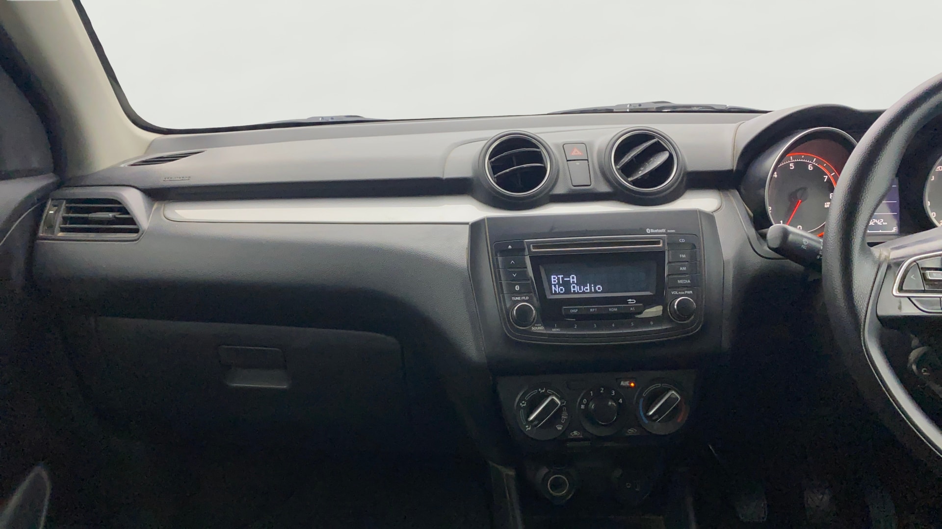 View 2019 Maruti Suzuki 1000 Base Variant Image 17 Used 2019 Maruti Suzuki 1000 Base Variant Image 17