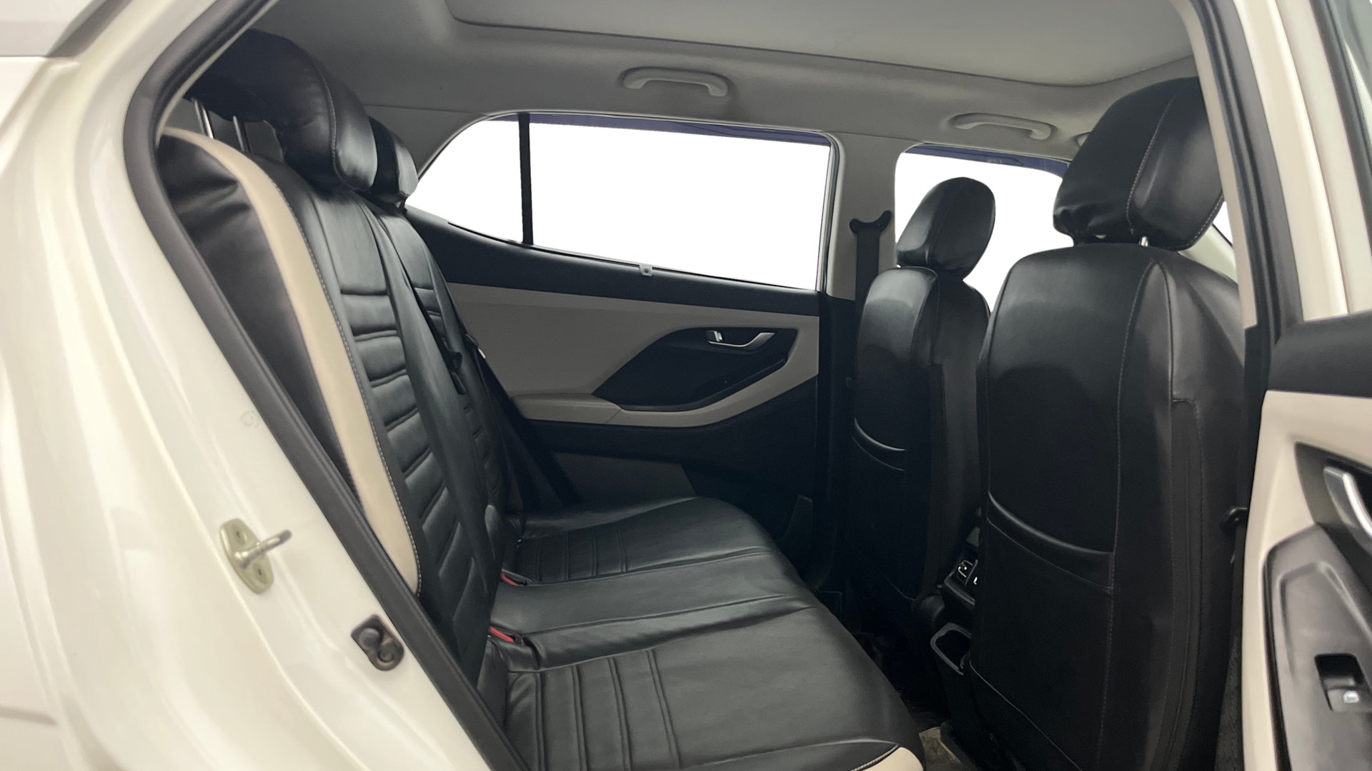 View 2023 Hyundai Creta SX MT Diesel Image 37 Used 2023 Hyundai Creta SX MT Diesel Image 37