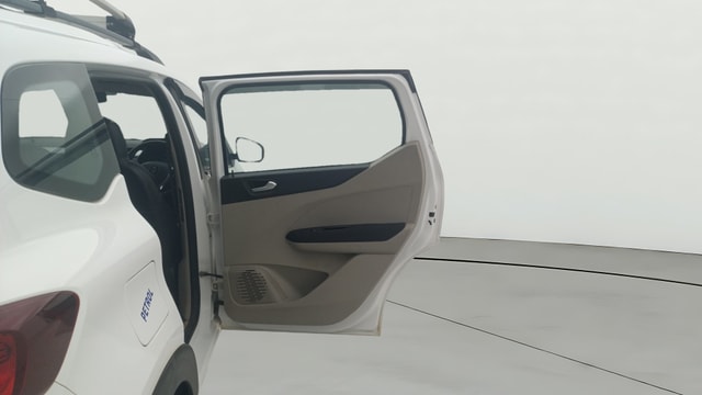 View Renault Triber Image 5 Used Renault Triber Image 5