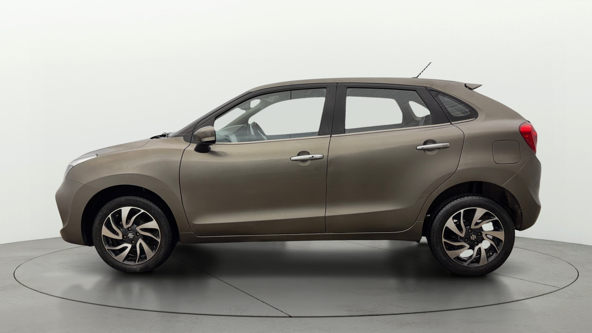 View 2019 Maruti Suzuki 1000 Base Variant Image 5 Used 2019 Maruti Suzuki 1000 Base Variant Image 5