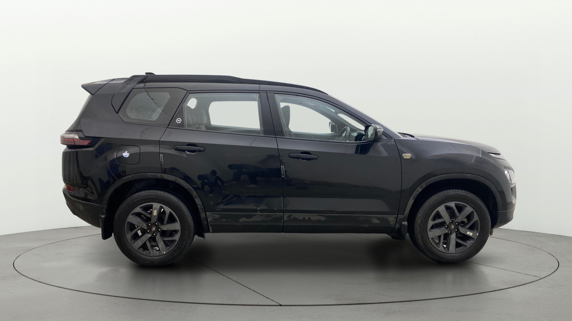 View 2024 Tata Safari XZA Plus Option Dark Image 28 Used 2024 Tata Safari XZA Plus Option Dark Image 28
