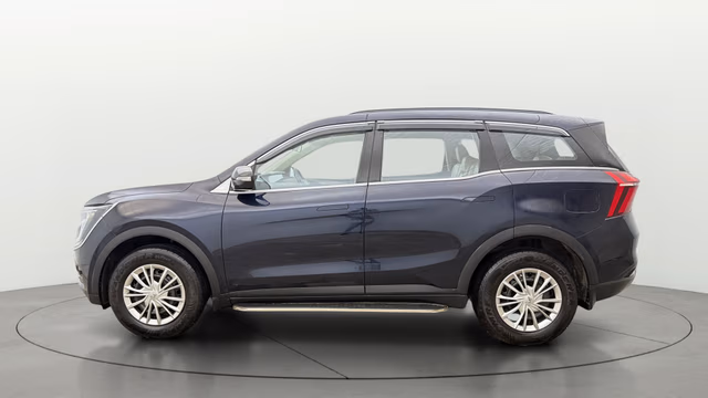 View Mahindra XUV700 Image 27 Used Mahindra XUV700 Image 27