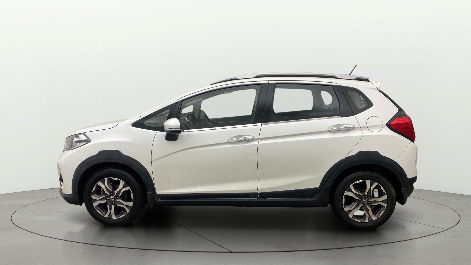View 2019 Honda WR-V S MT Diesel Edge Edition Image 5 Used 2019 Honda WR-V S MT Diesel Edge Edition Image 5