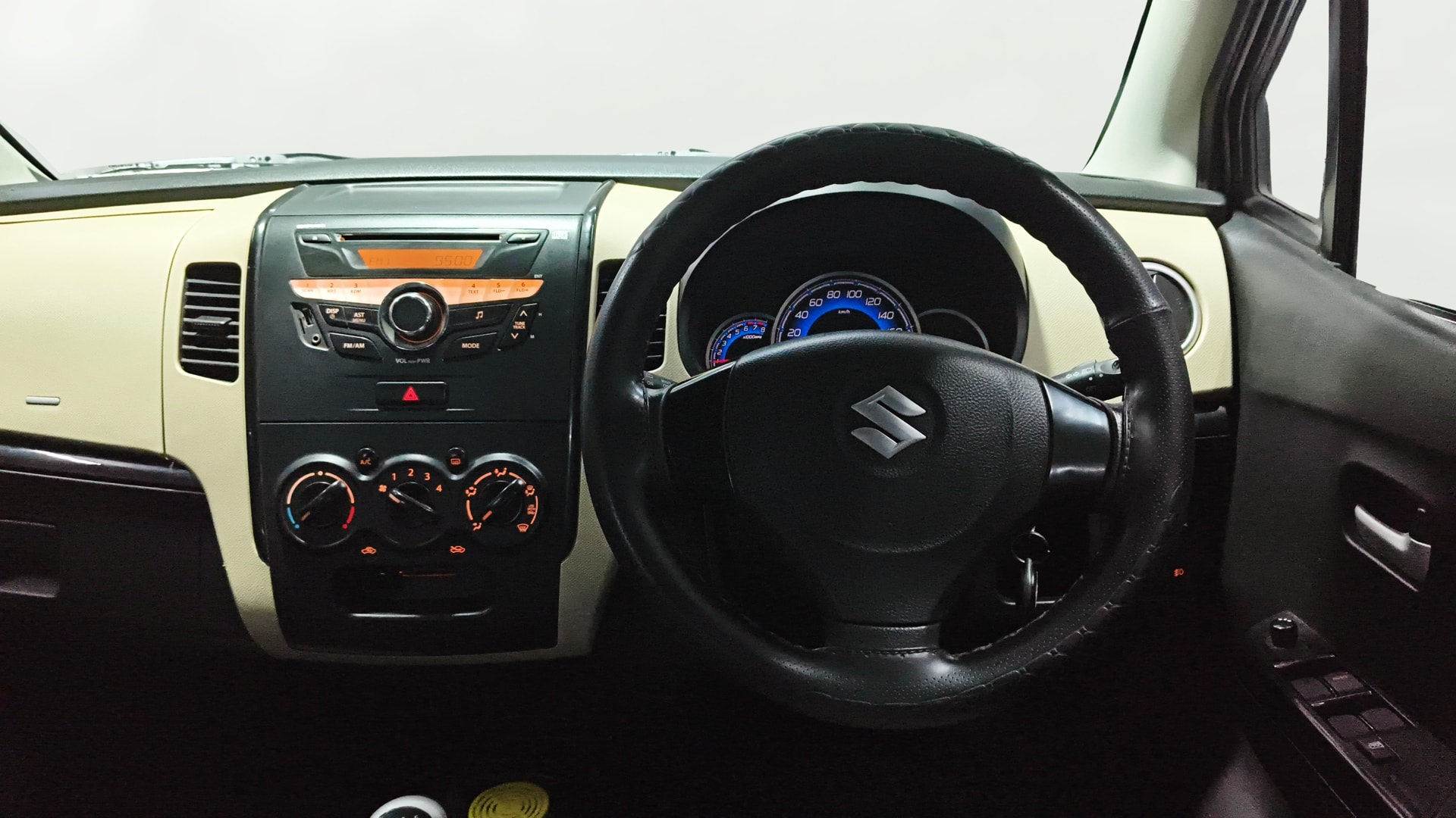 View 2017 Maruti Suzuki 1000 Base Variant Image 20 Used 2017 Maruti Suzuki 1000 Base Variant Image 20