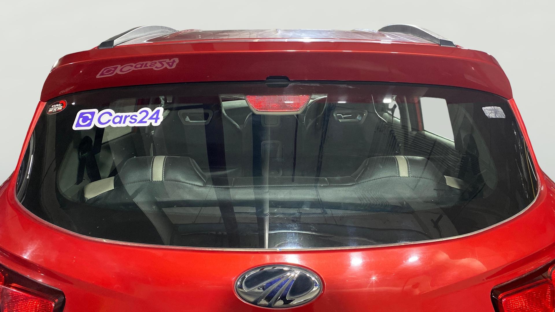 View 2017 Mahindra KUV100 K2 6 STR Image 4 Used 2017 Mahindra KUV100 K2 6 STR Image 4