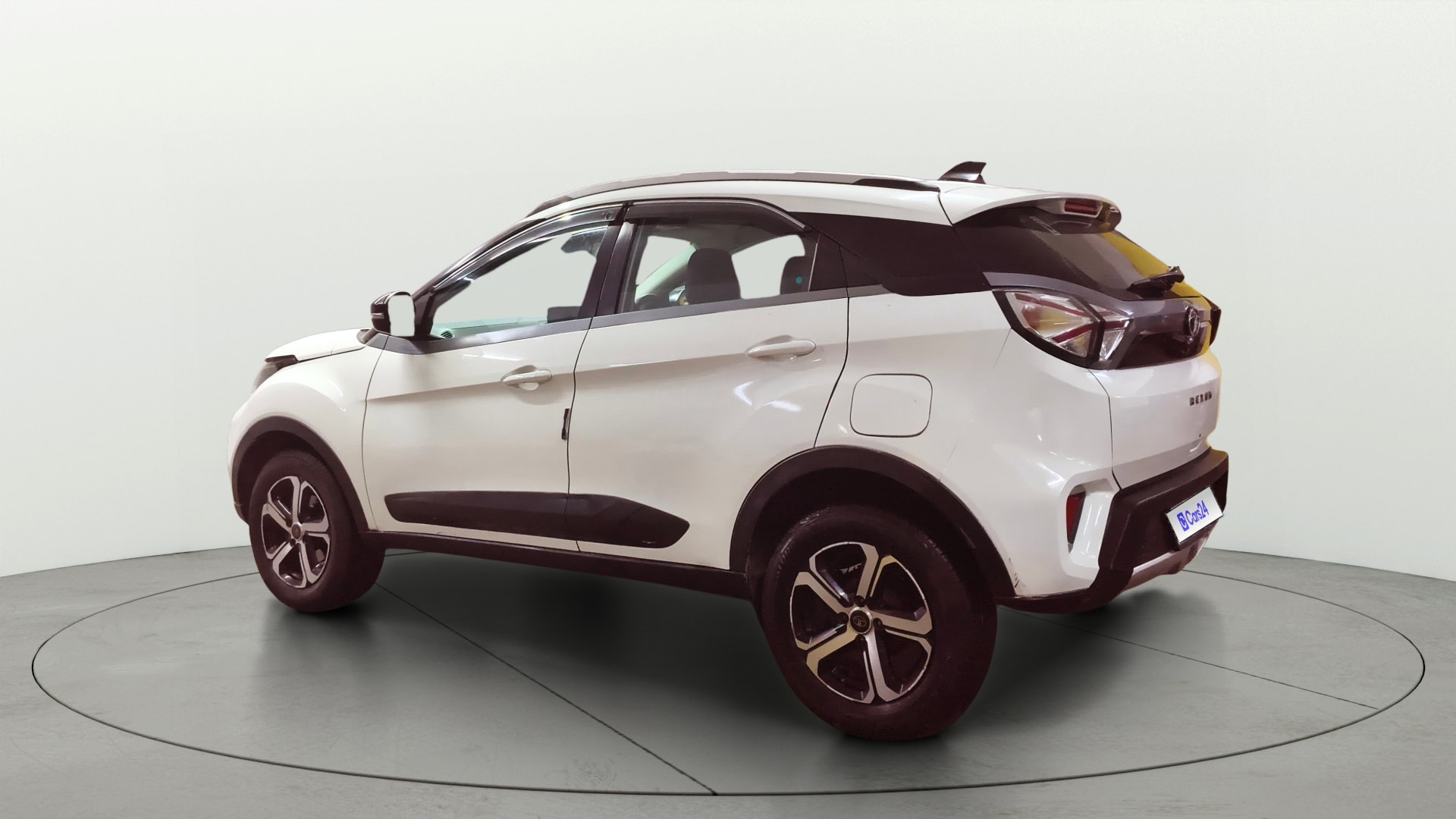 View 2021 Tata Nexon Revotron XE Image 2 Used 2021 Tata Nexon Revotron XE Image 2