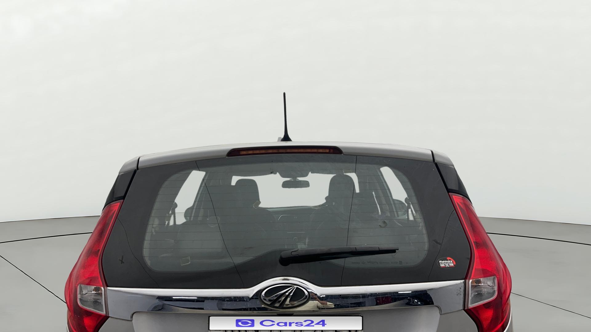View 2019 Mahindra Marazzo M6 7-Seater Image 4 Used 2019 Mahindra Marazzo M6 7-Seater Image 4