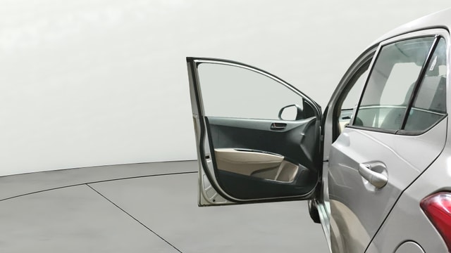 View Hyundai Grand i10 Image 32 Used Hyundai Grand i10 Image 32