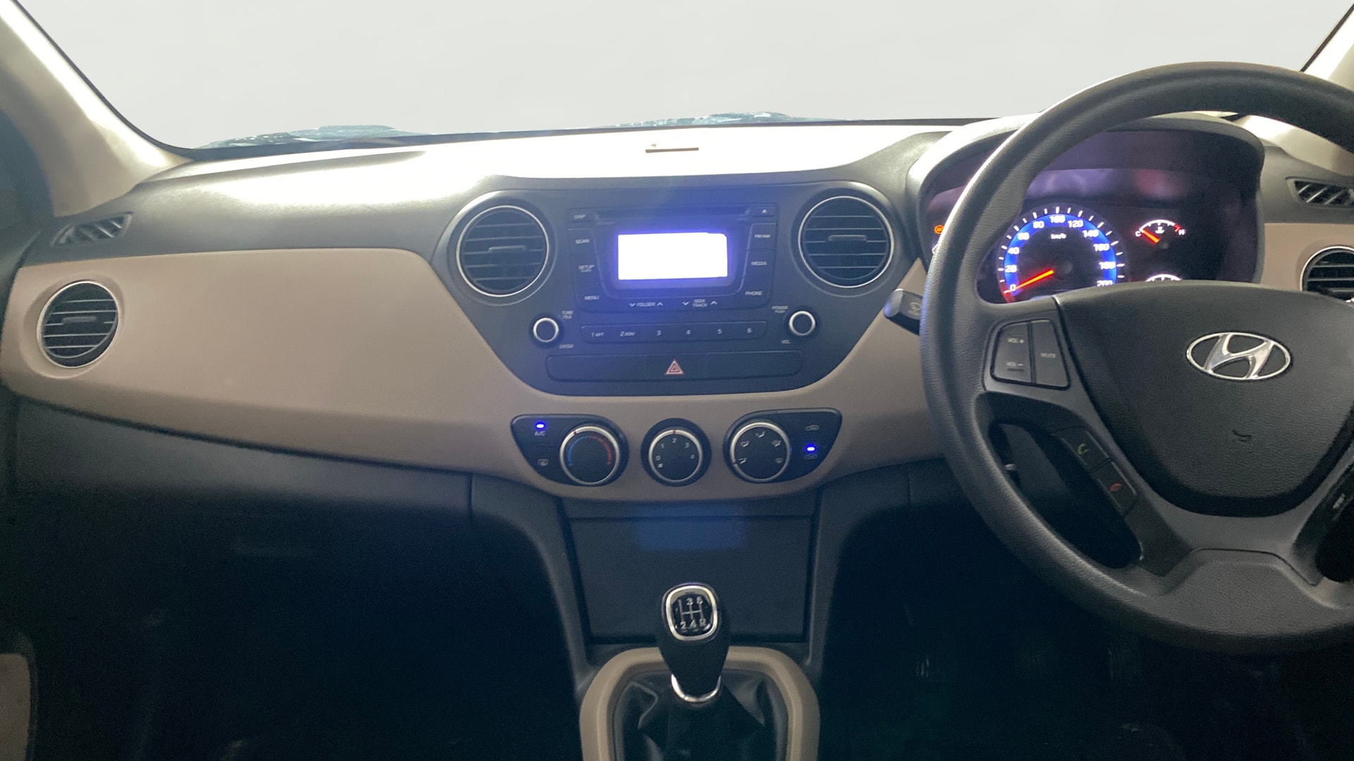 View 2014 Hyundai Xcent E Petrol Image 17 Used 2014 Hyundai Xcent E Petrol Image 17