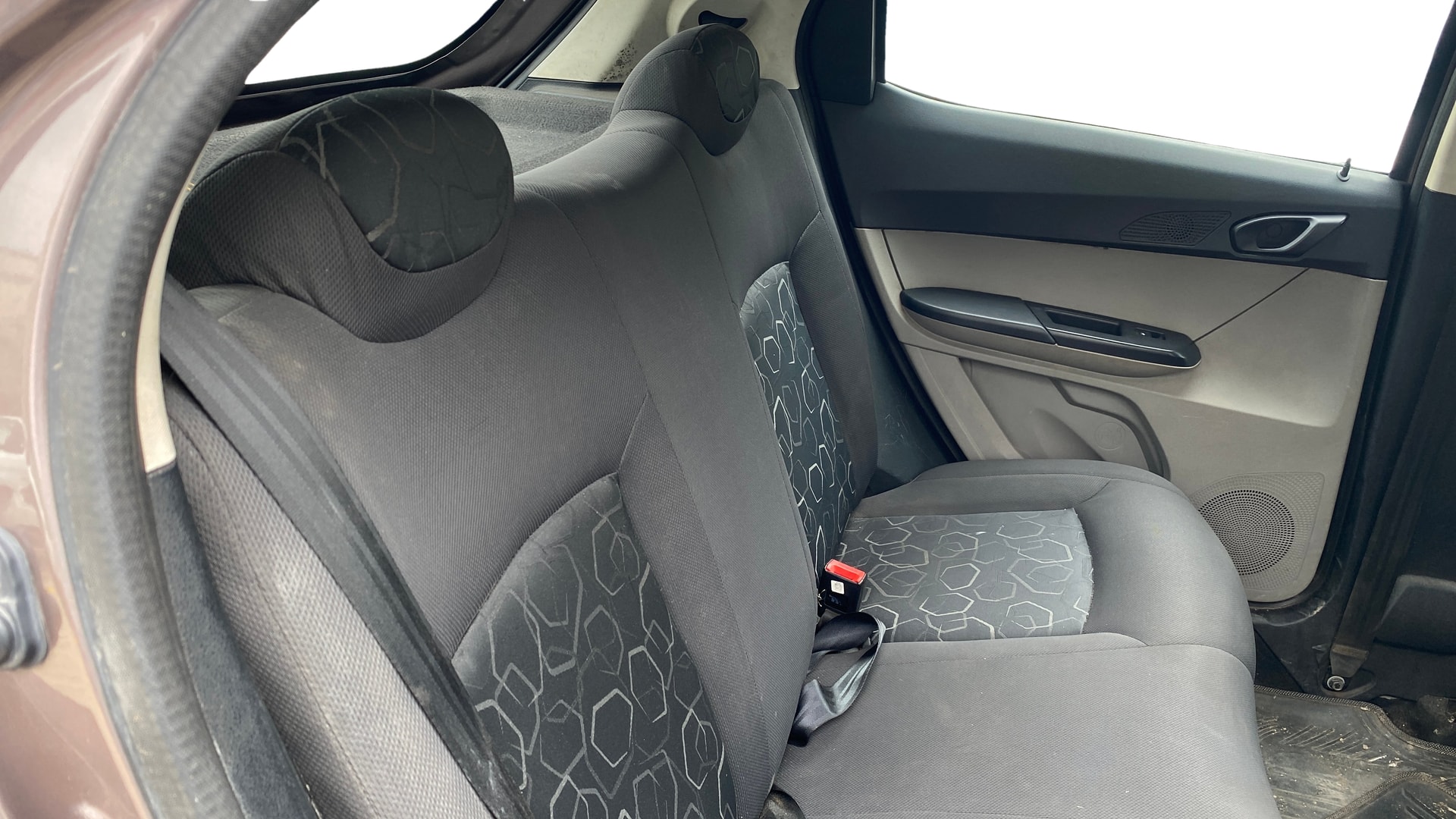 View 2017 Tata Tiago Revotorq XB Image 38 Used 2017 Tata Tiago Revotorq XB Image 38