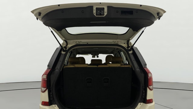 View Mahindra XUV500 Image 33 Used Mahindra XUV500 Image 33