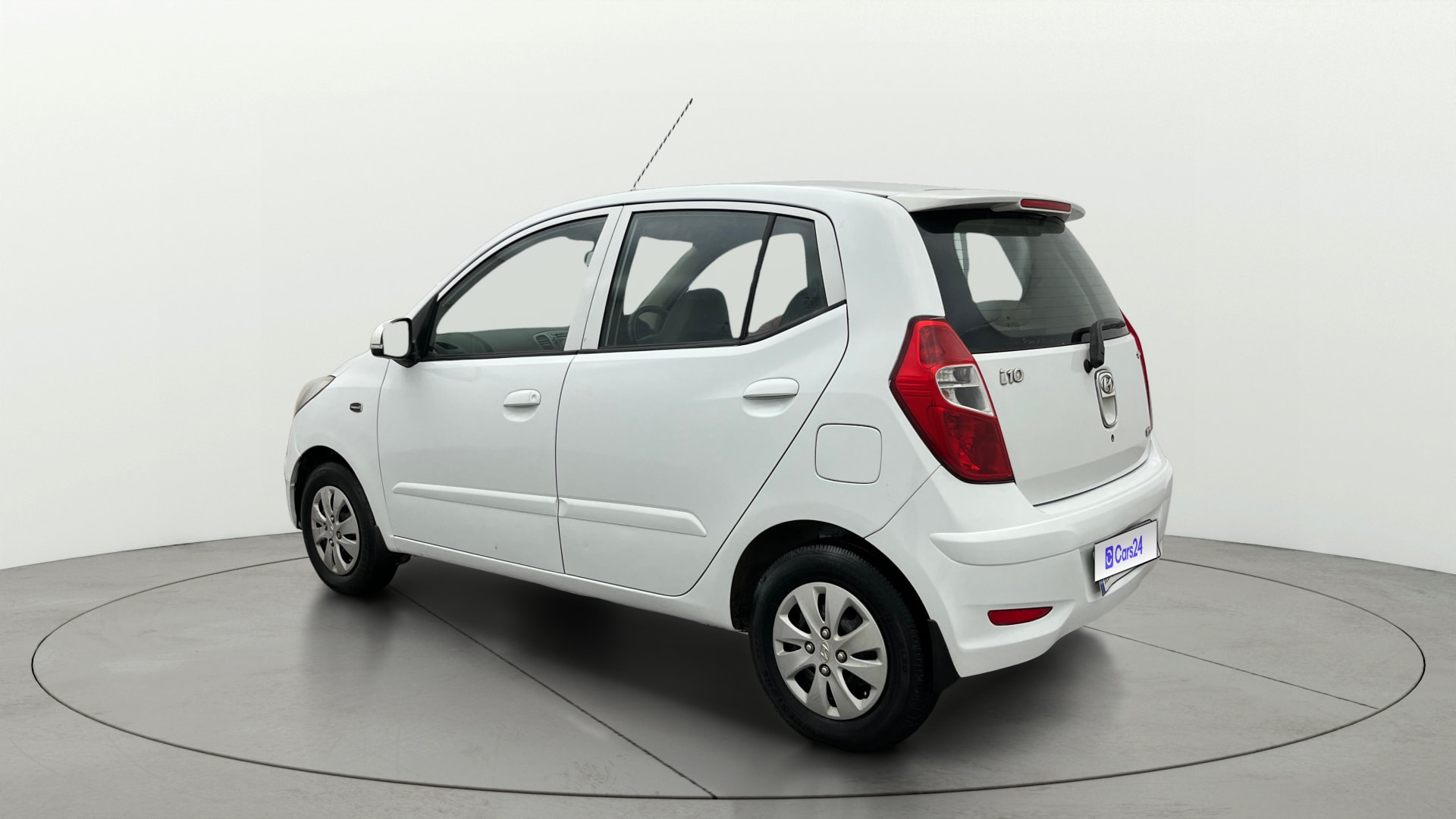 View 2013 Hyundai i10 1.2 Sportz AT Image 2 Used 2013 Hyundai i10 1.2 Sportz AT Image 2
