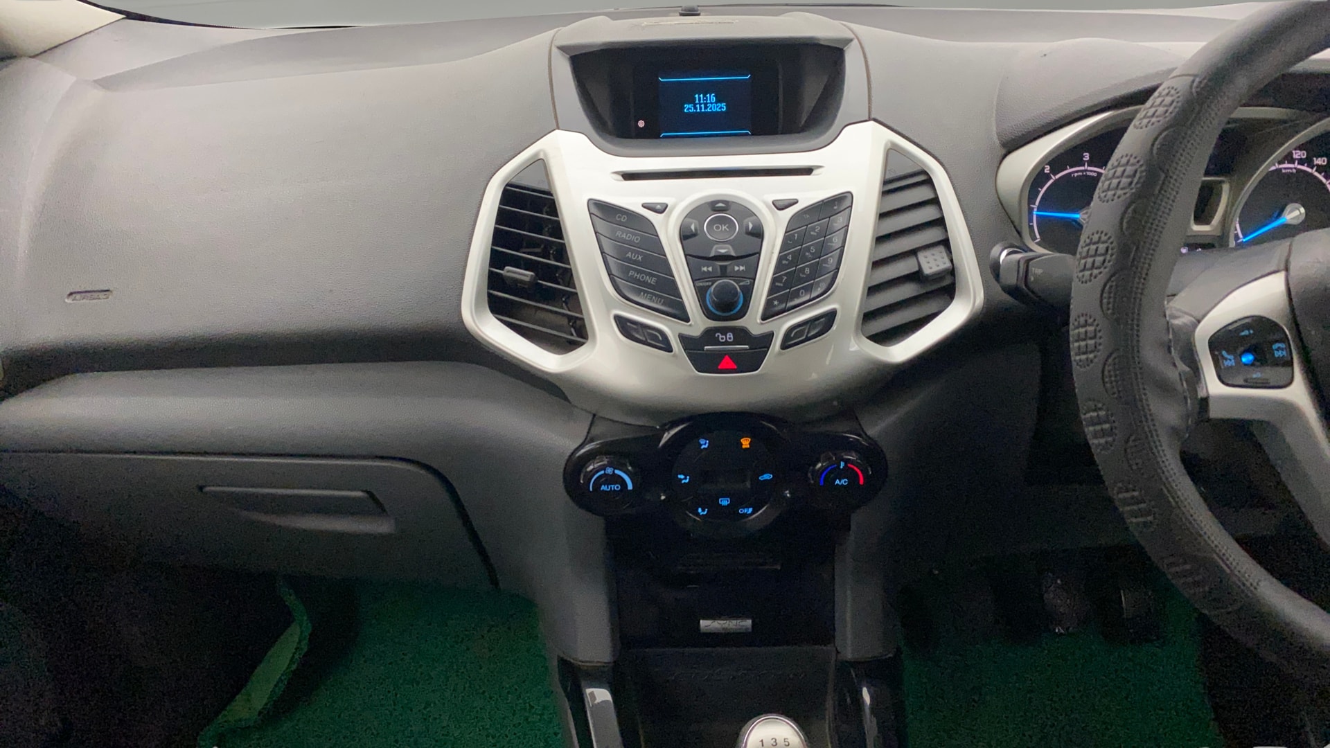 View 2015 Ford EcoSport 1.5 TDCi Diesel Ambiente BS IV Image 32 Used 2015 Ford EcoSport 1.5 TDCi Diesel Ambiente BS IV Image 32