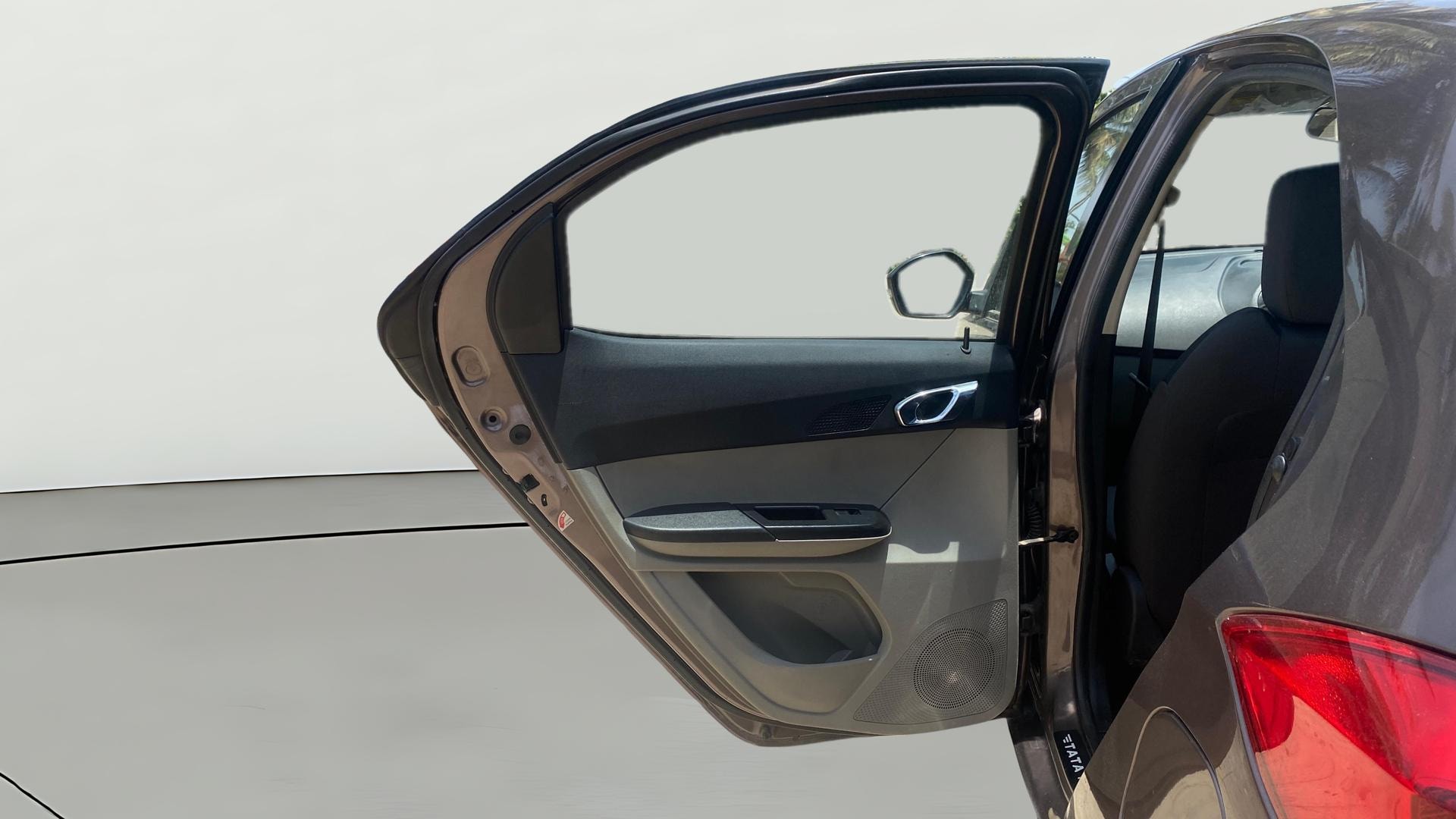 View 2020 Tata Tiago Revotorq XB Image 22 Used 2020 Tata Tiago Revotorq XB Image 22