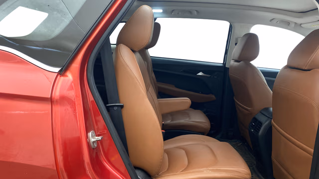 View MG Hector Plus Image 38 Used MG Hector Plus Image 38
