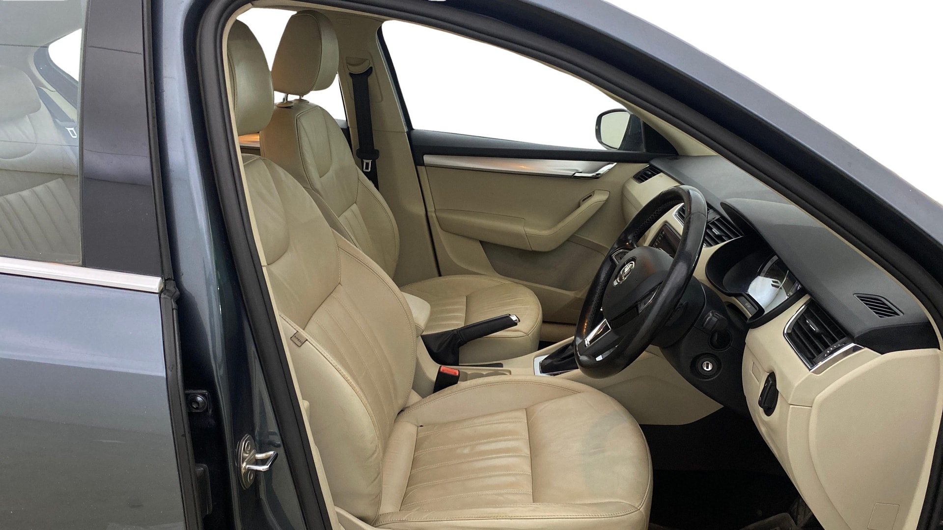 View 2017 Skoda Octavia 1.8 Style TSI AT Image 26 Used 2017 Skoda Octavia 1.8 Style TSI AT Image 26