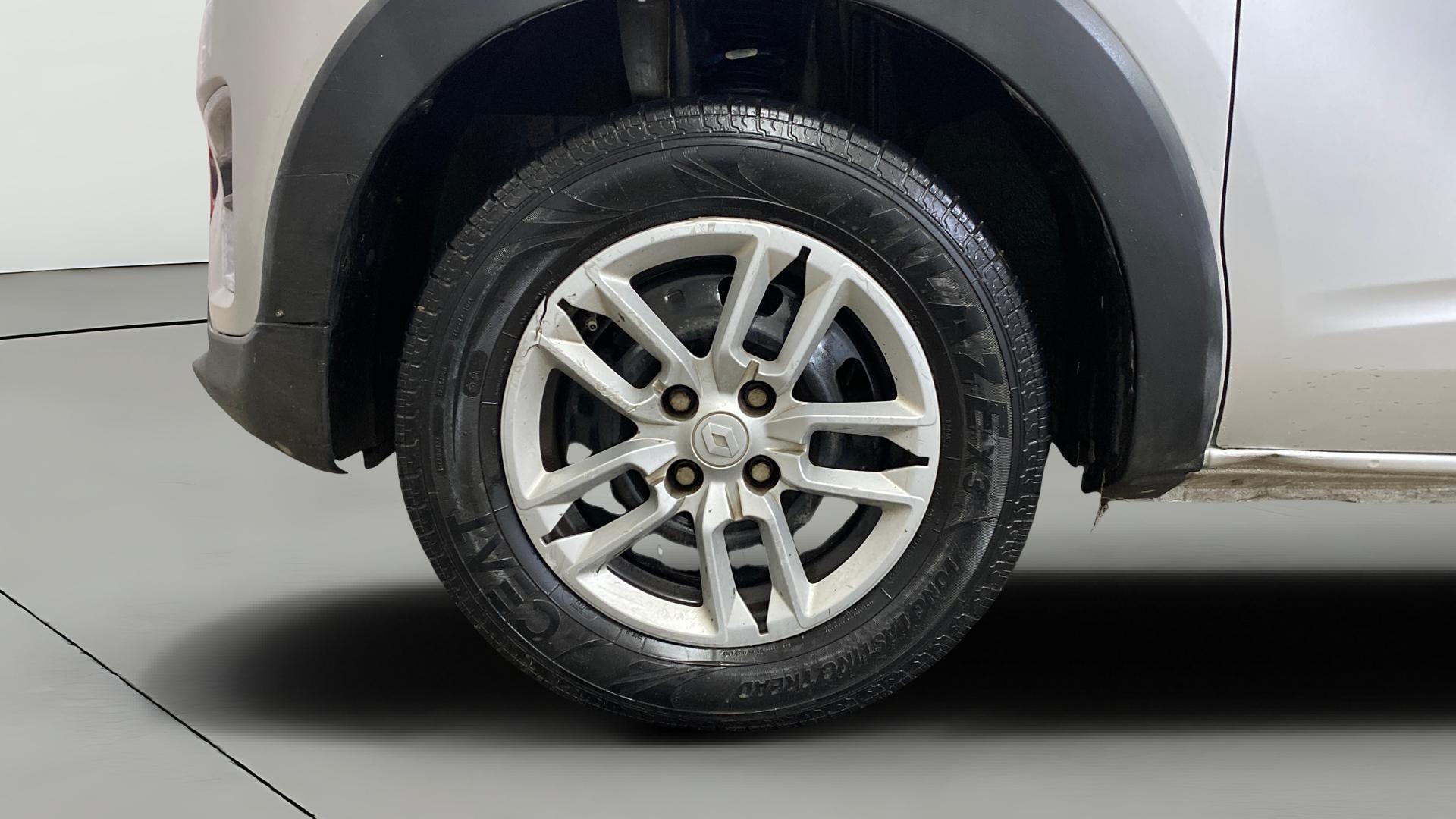 Used 2023 Renault Triber Used 2023 Renault Triber