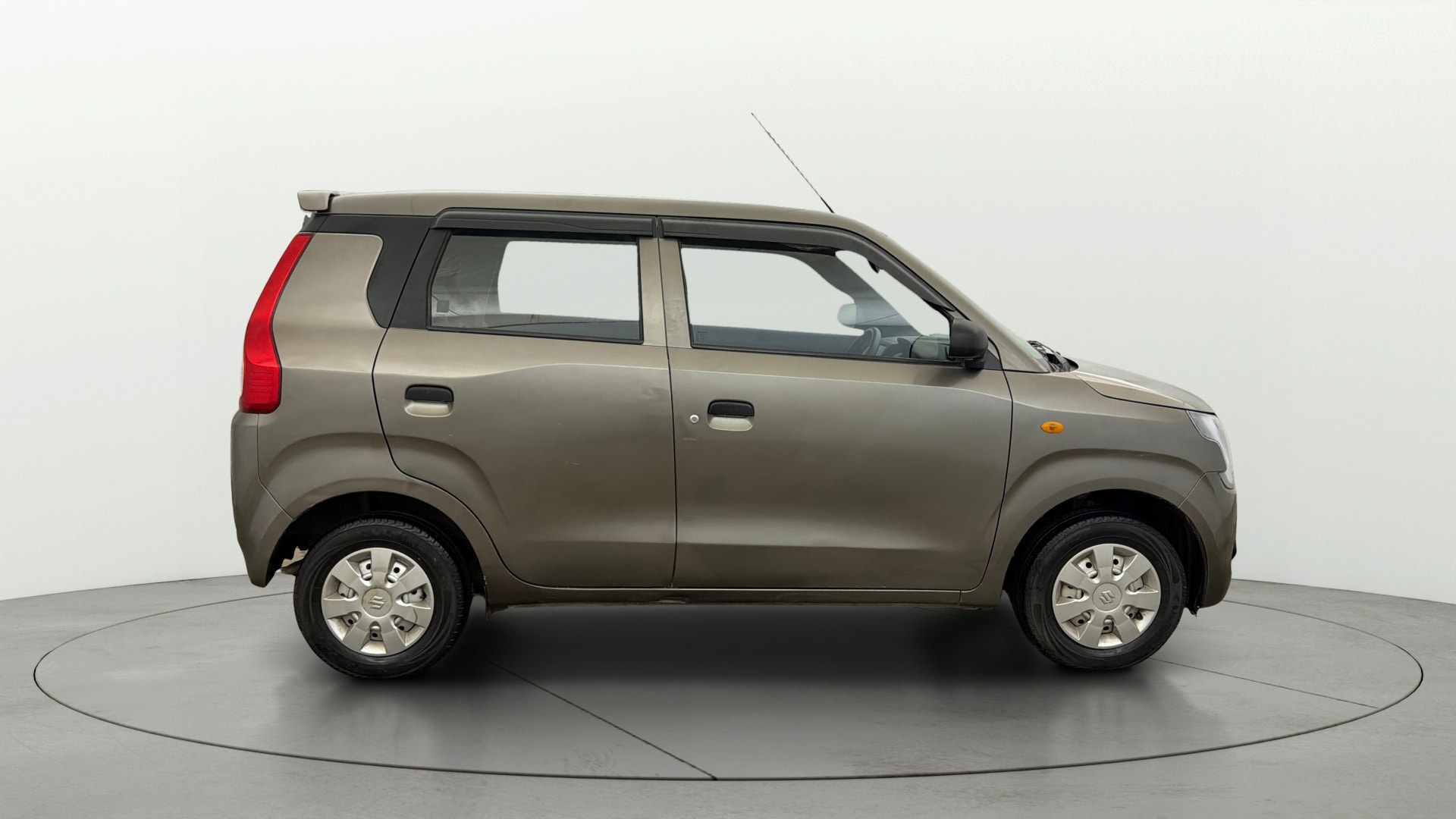 View 2021 Maruti Suzuki 1000 Base Variant Image 8 Used 2021 Maruti Suzuki 1000 Base Variant Image 8