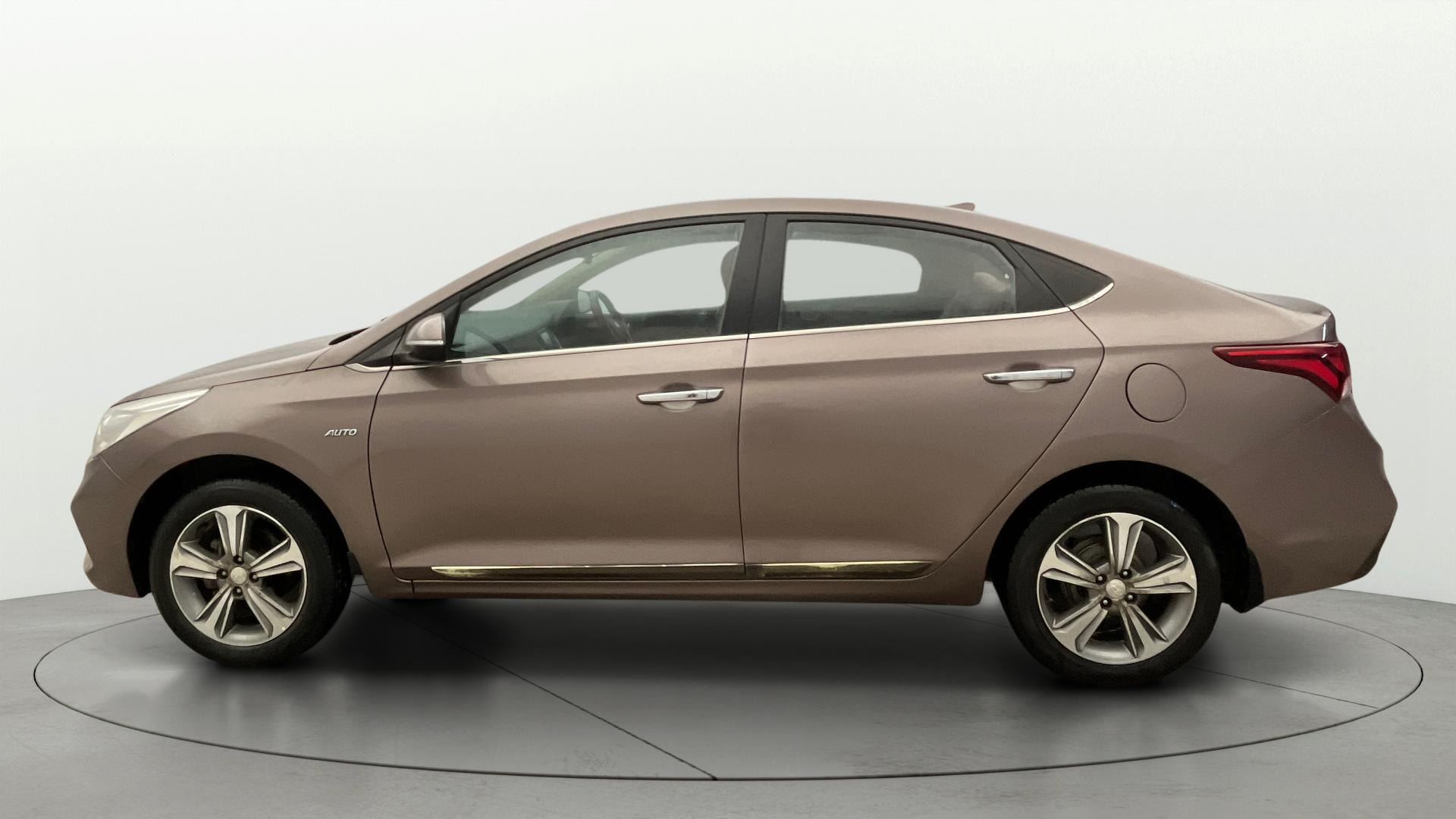View 2019 Hyundai Verna 1.4 VTVT E Image 6 Used 2019 Hyundai Verna 1.4 VTVT E Image 6