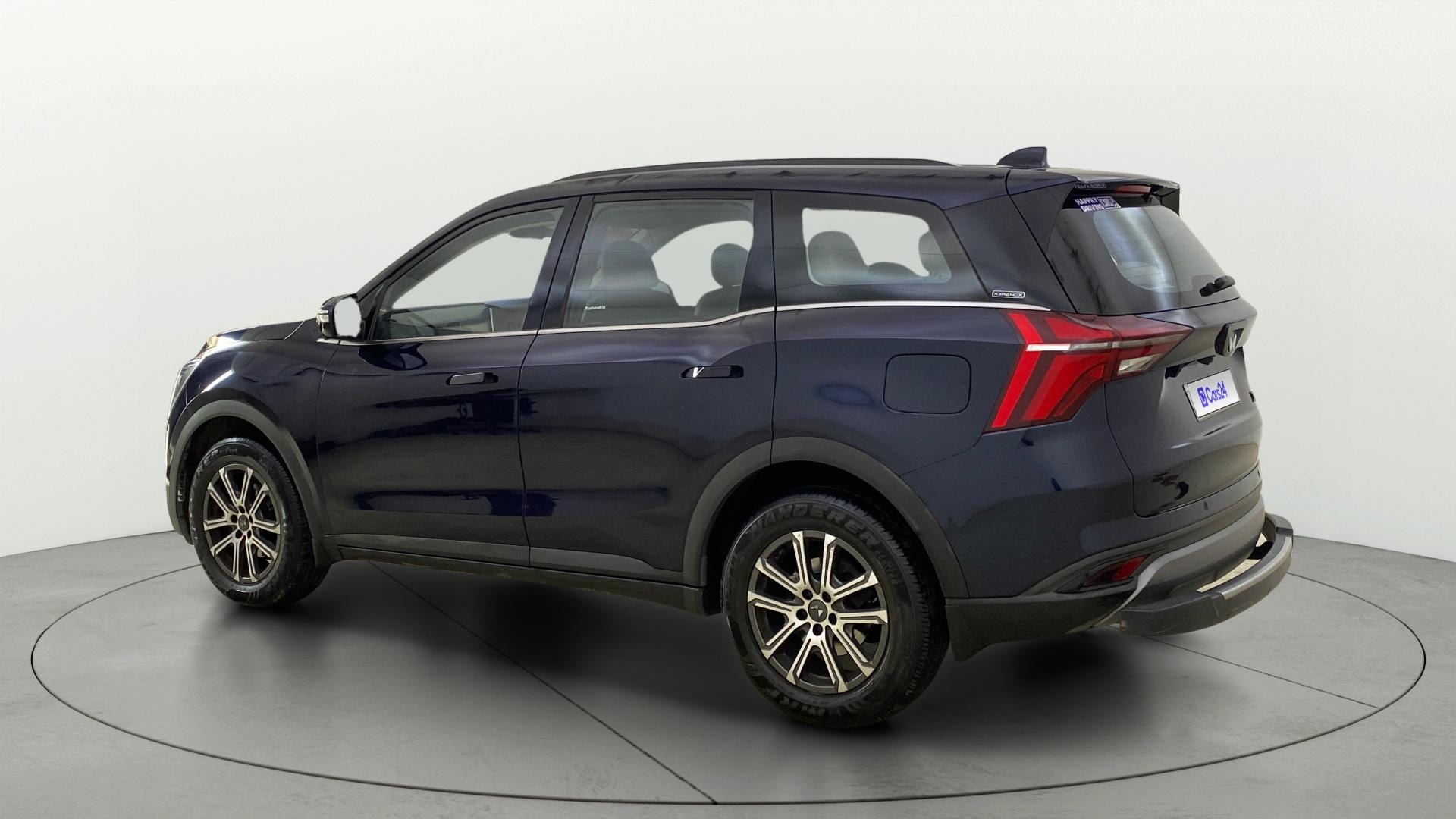 View 2023 Mahindra XUV700 MX Petrol 5 STR Image 2 Used 2023 Mahindra XUV700 MX Petrol 5 STR Image 2