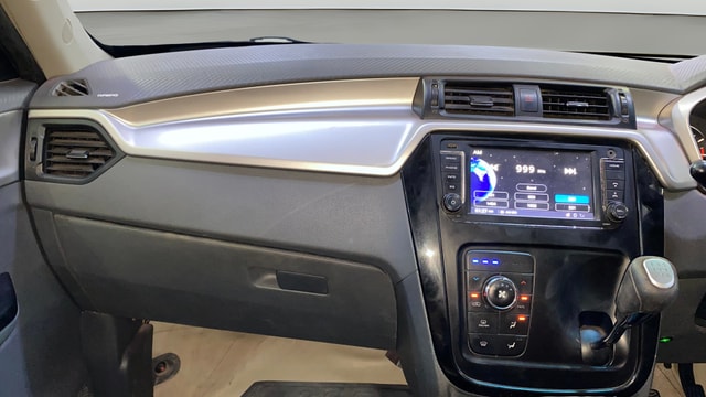 View Mahindra KUV100 Image 17 Used Mahindra KUV100 Image 17