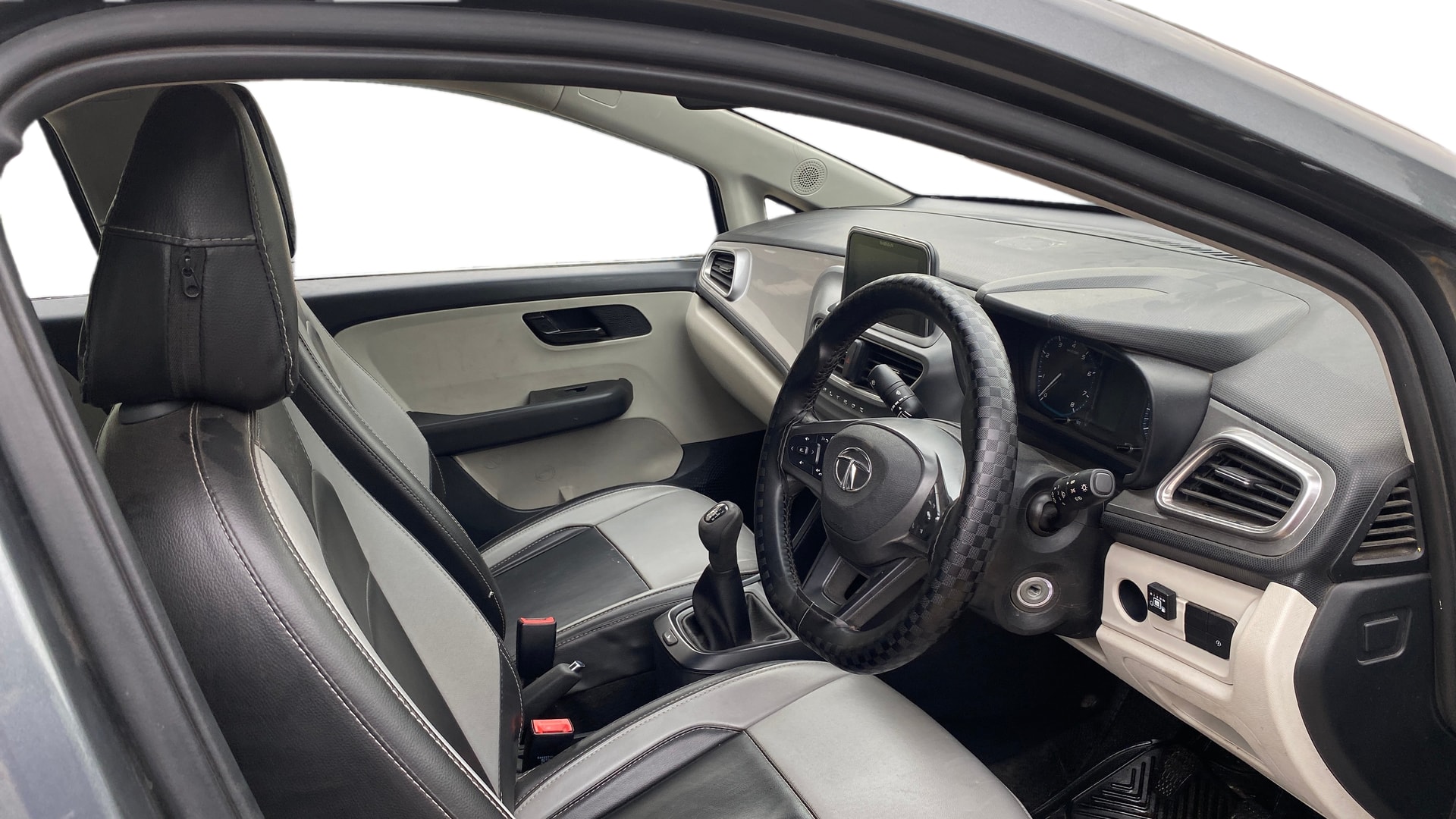 View 2023 Tata Altroz XZ Petrol Image 27 Used 2023 Tata Altroz XZ Petrol Image 27