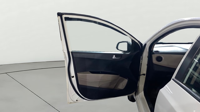 View Hyundai Xcent Image 31 Used Hyundai Xcent Image 31