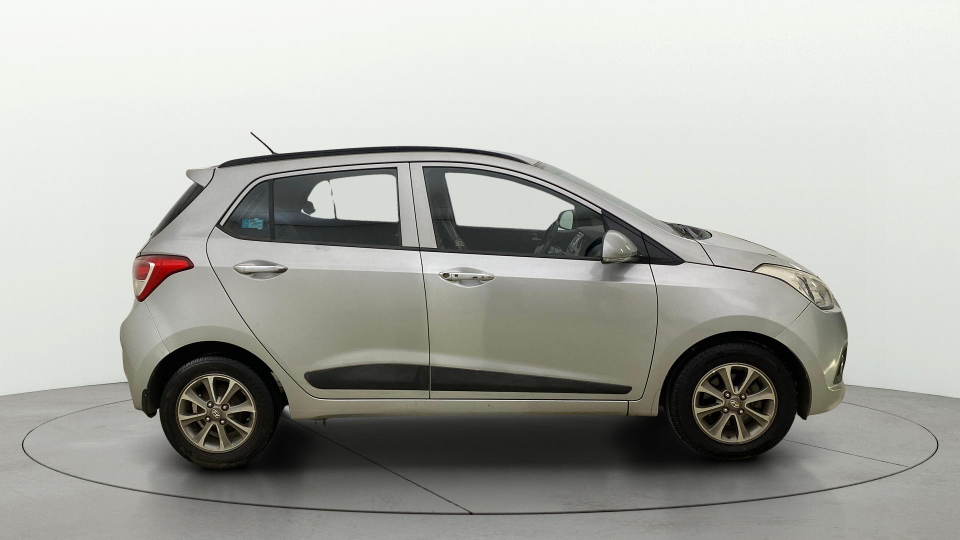 View 2014 Hyundai Grand i10 1.2 Asta Petrol Image 8 Used 2014 Hyundai Grand i10 1.2 Asta Petrol Image 8