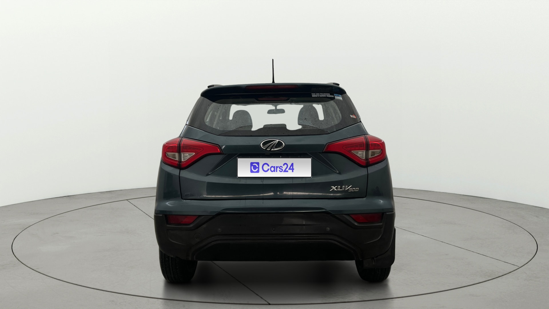 View 2021 Mahindra XUV300 W4 Petrol BS IV Image 40 Used 2021 Mahindra XUV300 W4 Petrol BS IV Image 40
