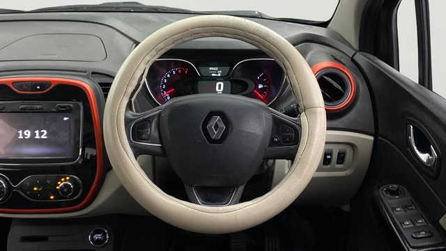 View Renault Captur Image 21 Used Renault Captur Image 21