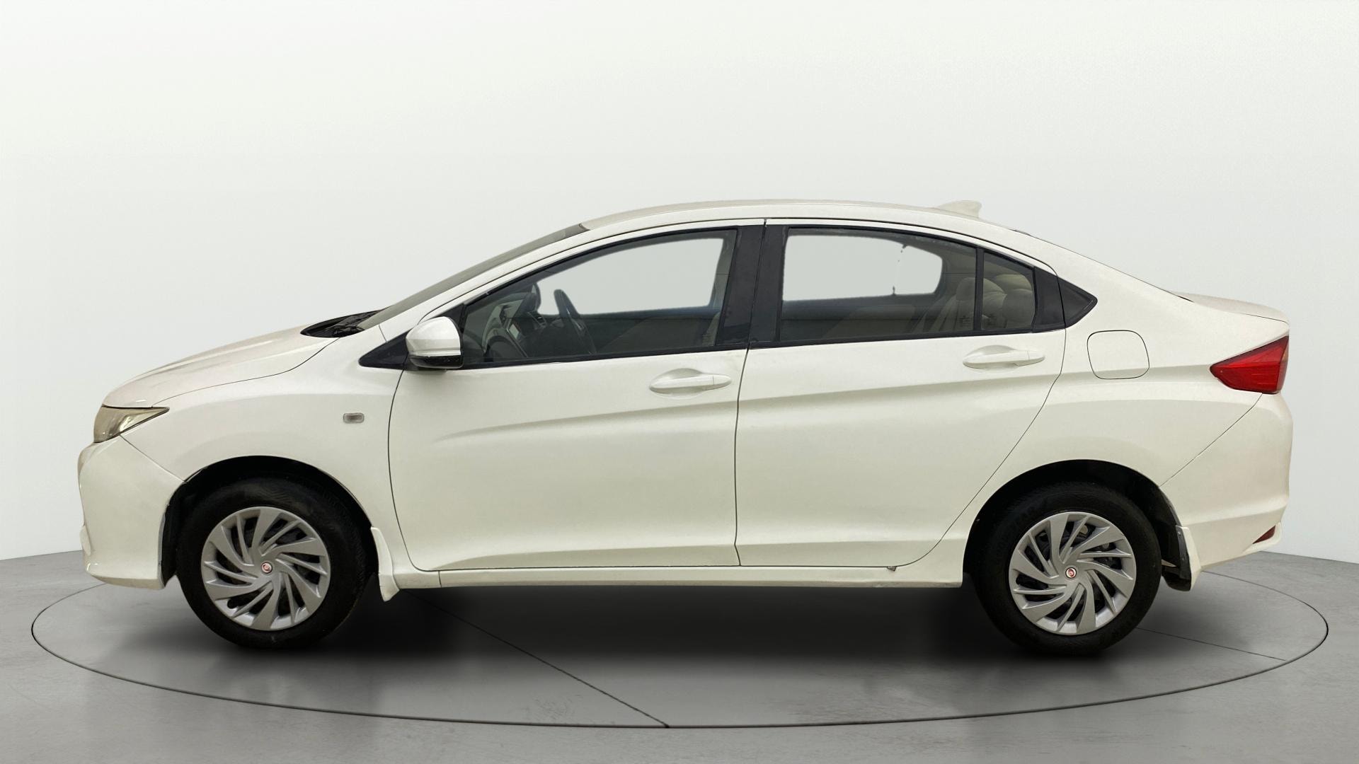 View 2016 Honda City ZX MT Diesel Anniversary Edition Image 6 Used 2016 Honda City ZX MT Diesel Anniversary Edition Image 6