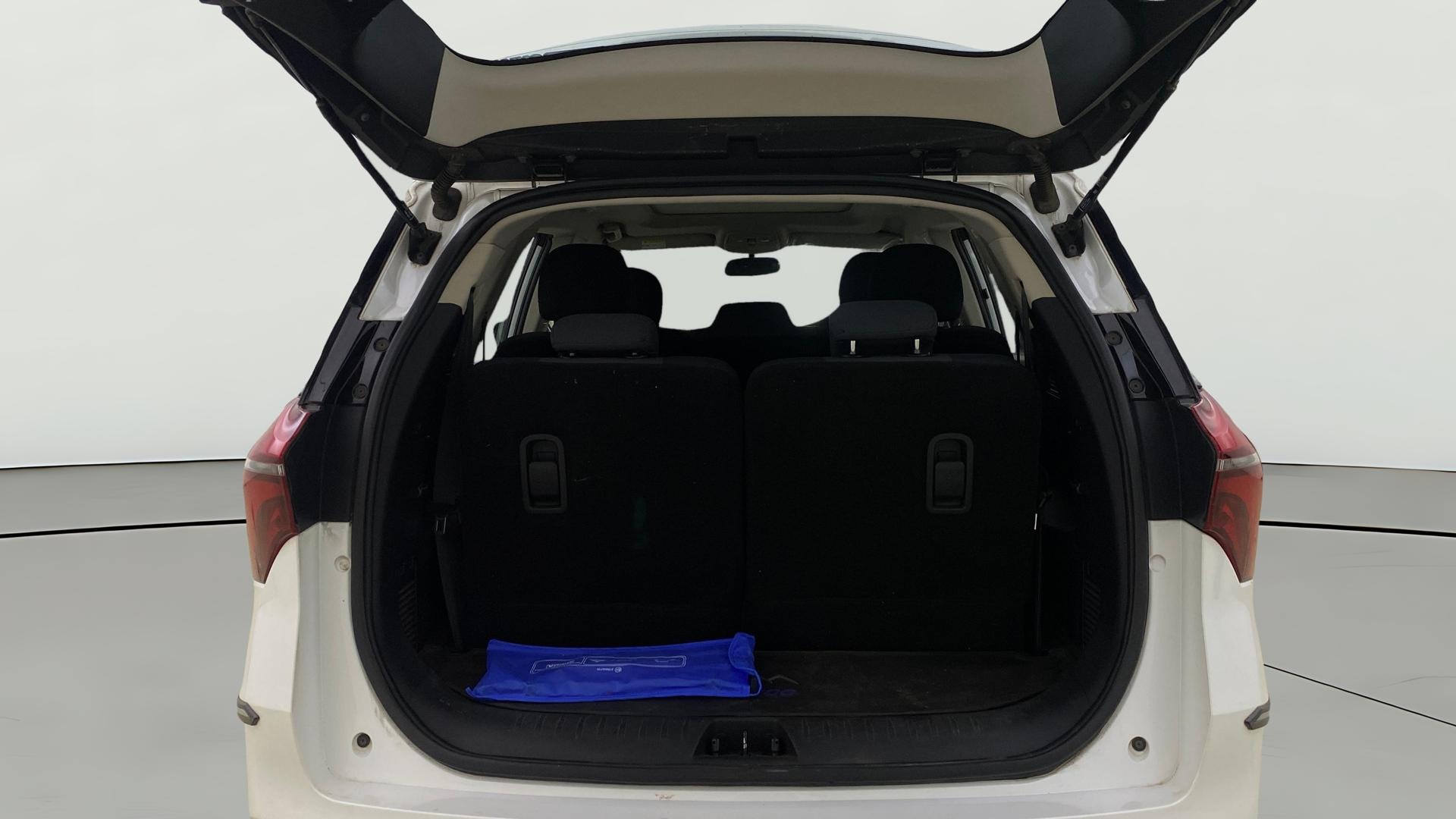 Used 2022 Mahindra XUV700 Used 2022 Mahindra XUV700