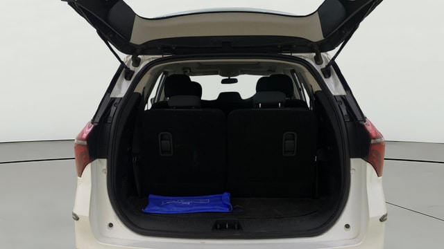 View Mahindra XUV700 Image 39 Used Mahindra XUV700 Image 39
