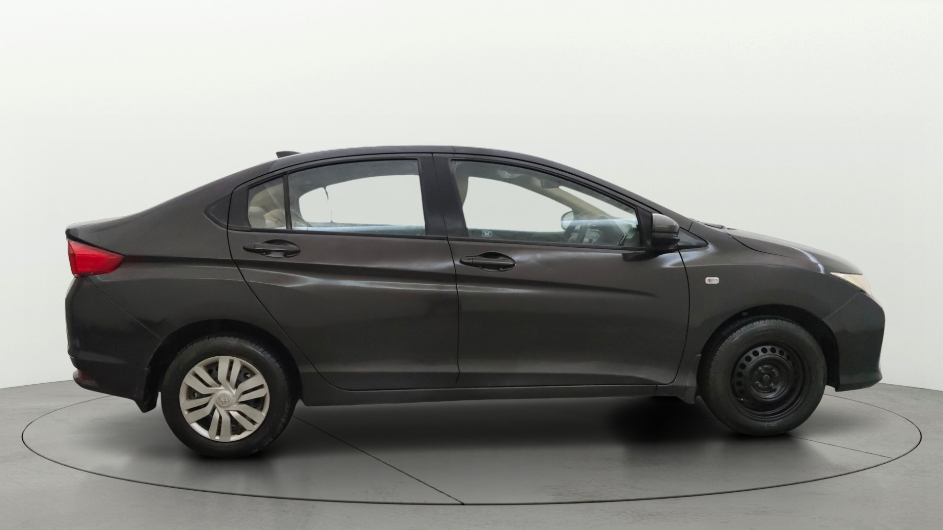 View 2016 Honda City ZX MT Diesel Anniversary Edition Image 8 Used 2016 Honda City ZX MT Diesel Anniversary Edition Image 8