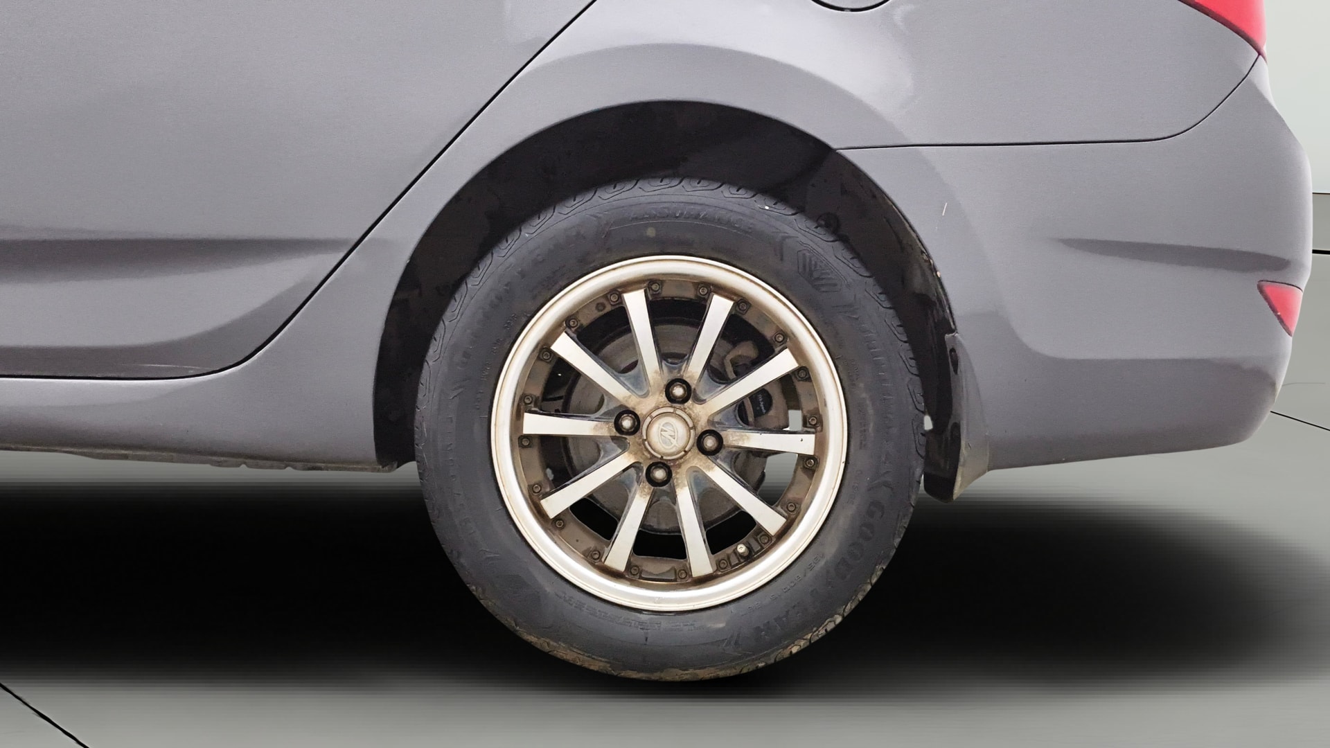 View 2013 Hyundai Fluidic Verna 1.4 CRDI Base Image 11 Used 2013 Hyundai Fluidic Verna 1.4 CRDI Base Image 11