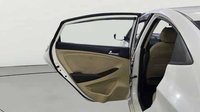 View Hyundai Fluidic Verna Image 14 Used Hyundai Fluidic Verna Image 14
