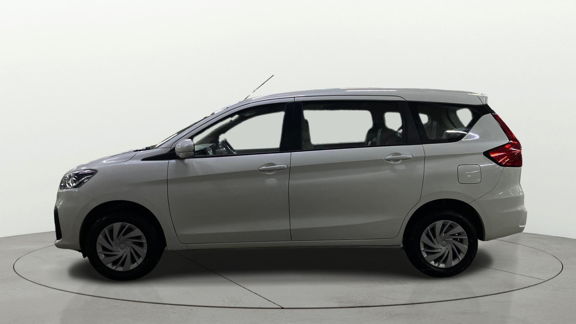 View 2024 Maruti Suzuki 1000 Base Variant Image 5 Used 2024 Maruti Suzuki 1000 Base Variant Image 5