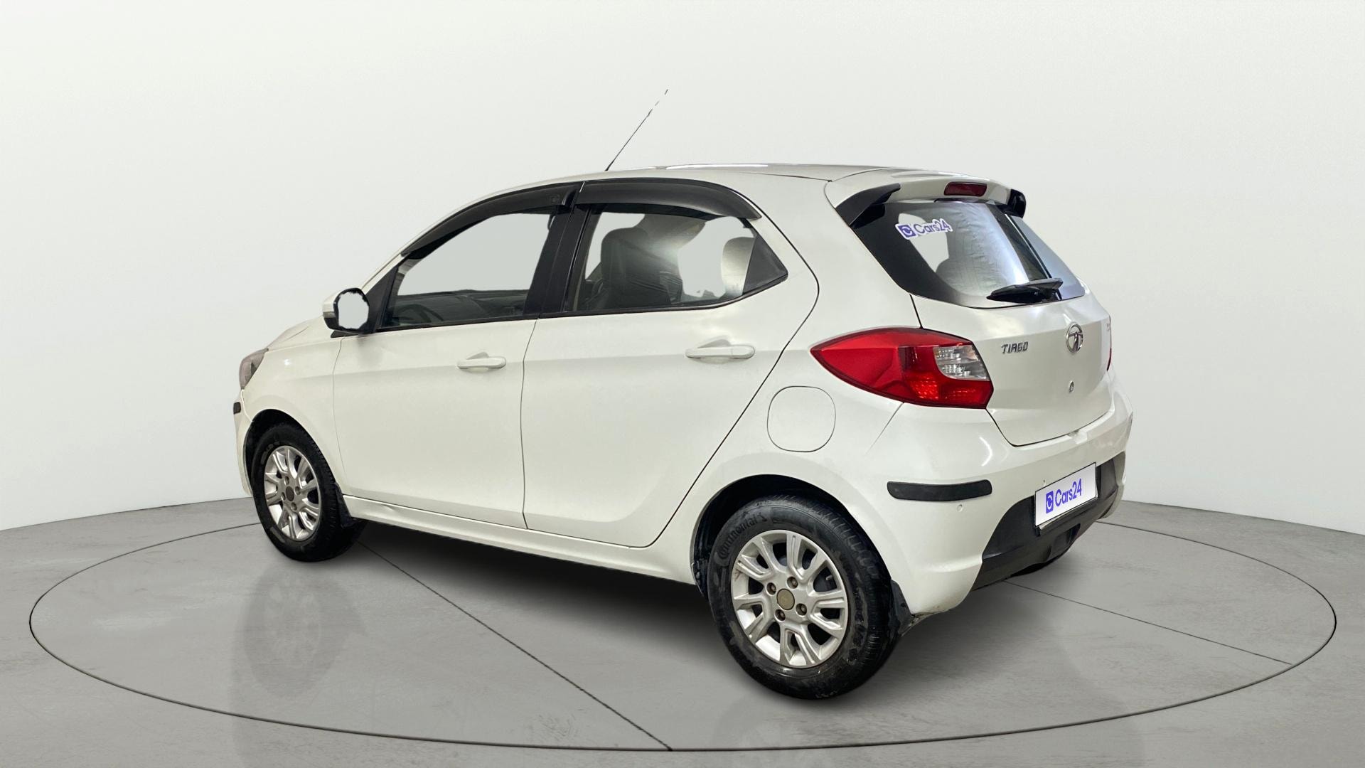 View 2016 Tata Tiago Revotorq XB Image 2 Used 2016 Tata Tiago Revotorq XB Image 2