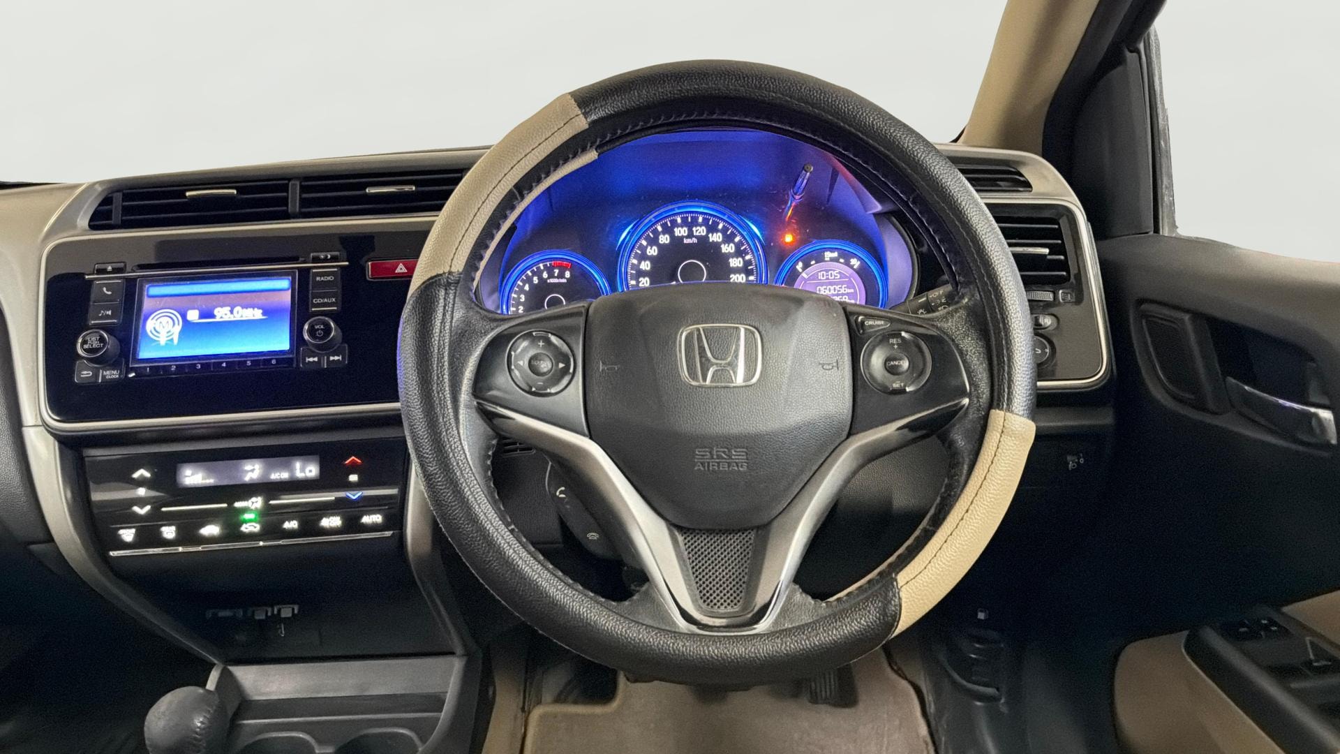 View 2017 Honda City ZX MT Diesel Anniversary Edition Image 21 Used 2017 Honda City ZX MT Diesel Anniversary Edition Image 21