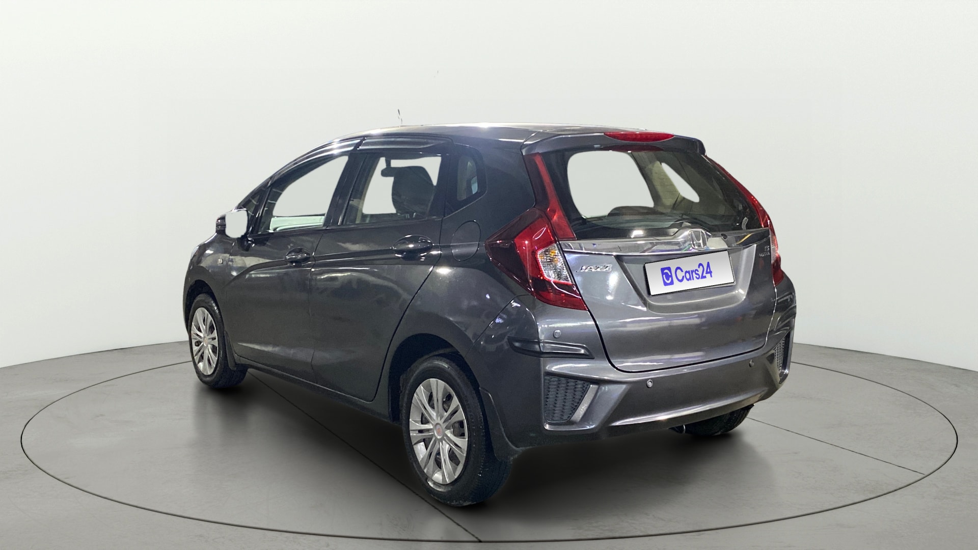 View 2018 Honda Jazz E MT Diesel Image 2 Used 2018 Honda Jazz E MT Diesel Image 2