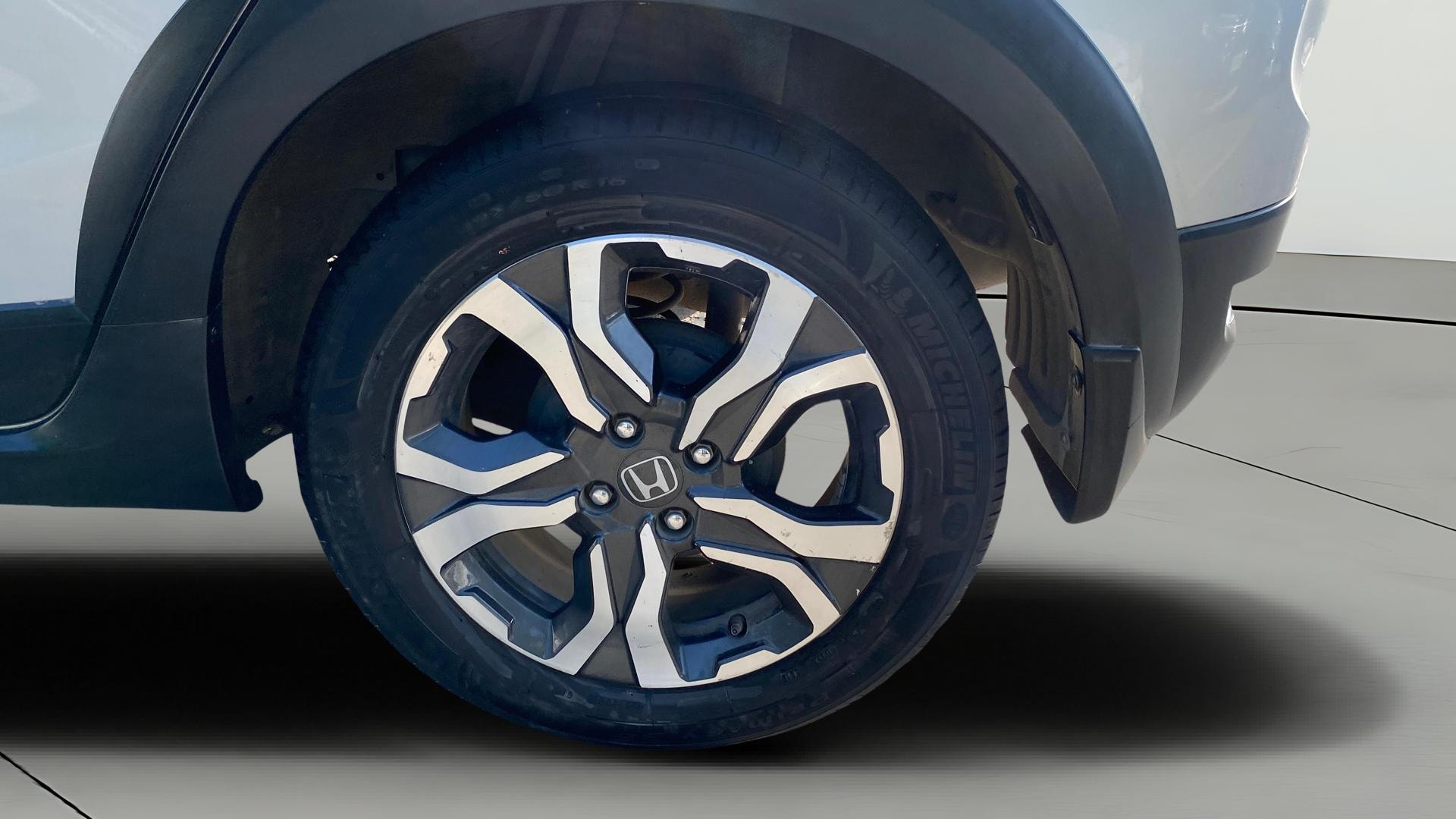 View 2019 Honda WR-V S MT Diesel Edge Edition Image 11 Used 2019 Honda WR-V S MT Diesel Edge Edition Image 11