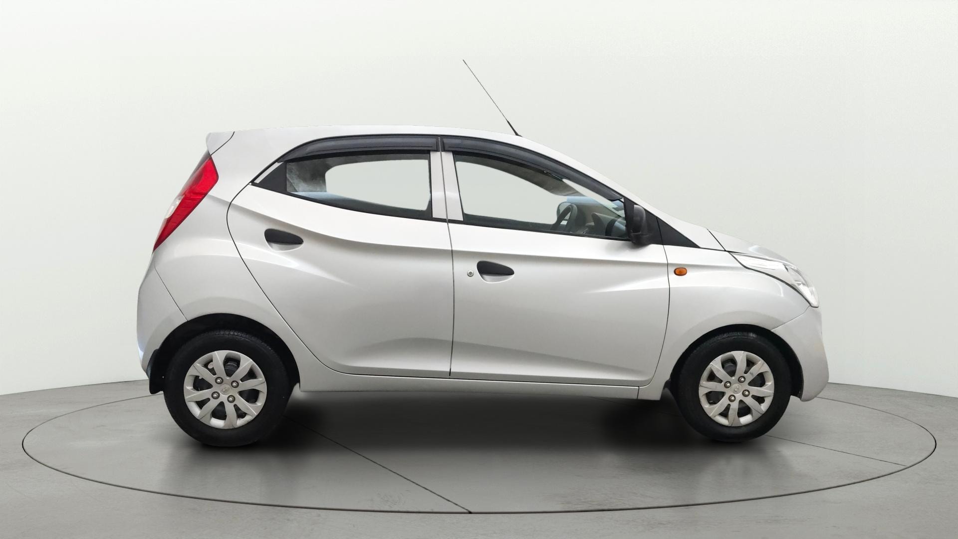 View 2017 Hyundai EON Magna Plus Image 8 Used 2017 Hyundai EON Magna Plus Image 8