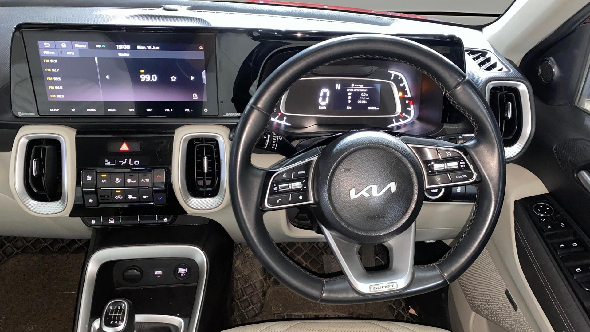 Used 2022 Kia Sonet Used 2022 Kia Sonet