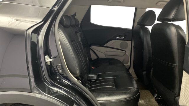 View Mahindra XUV300 Image 36 Used Mahindra XUV300 Image 36