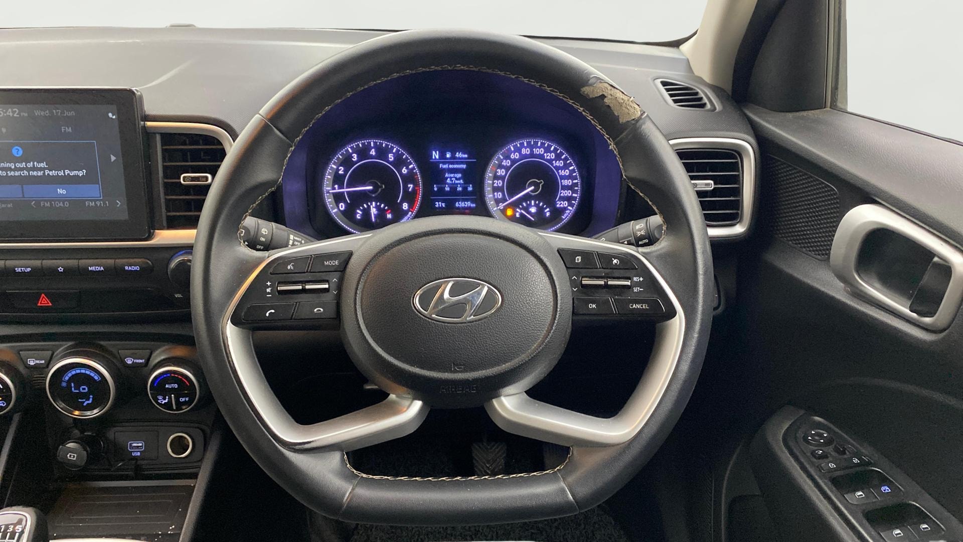 View 2020 Hyundai Venue SX (O) 1.0 iMT Petrol Image 13 Used 2020 Hyundai Venue SX (O) 1.0 iMT Petrol Image 13