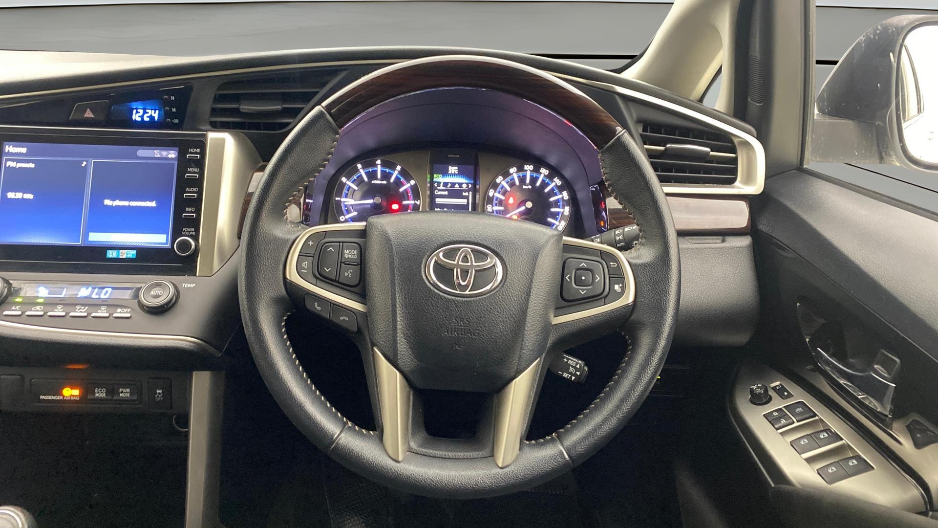 View 2023 Toyota Innova Crysta 2.7 VX MT 7-Seater BS IV Image 21 Used 2023 Toyota Innova Crysta 2.7 VX MT 7-Seater BS IV Image 21