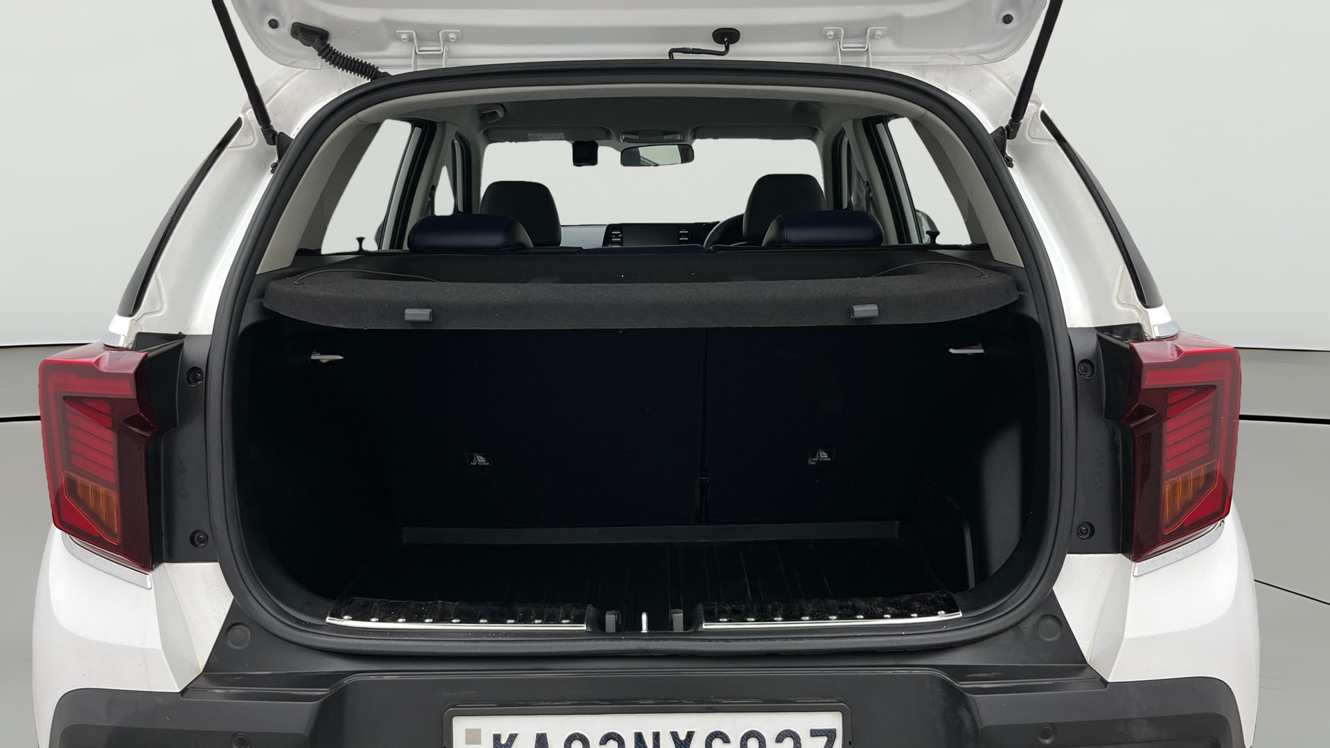 View 2025 Kia Sonet HTE Petrol Image 38 Used 2025 Kia Sonet HTE Petrol Image 38