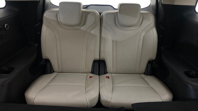 View Mahindra XUV700 Image 10 Used Mahindra XUV700 Image 10